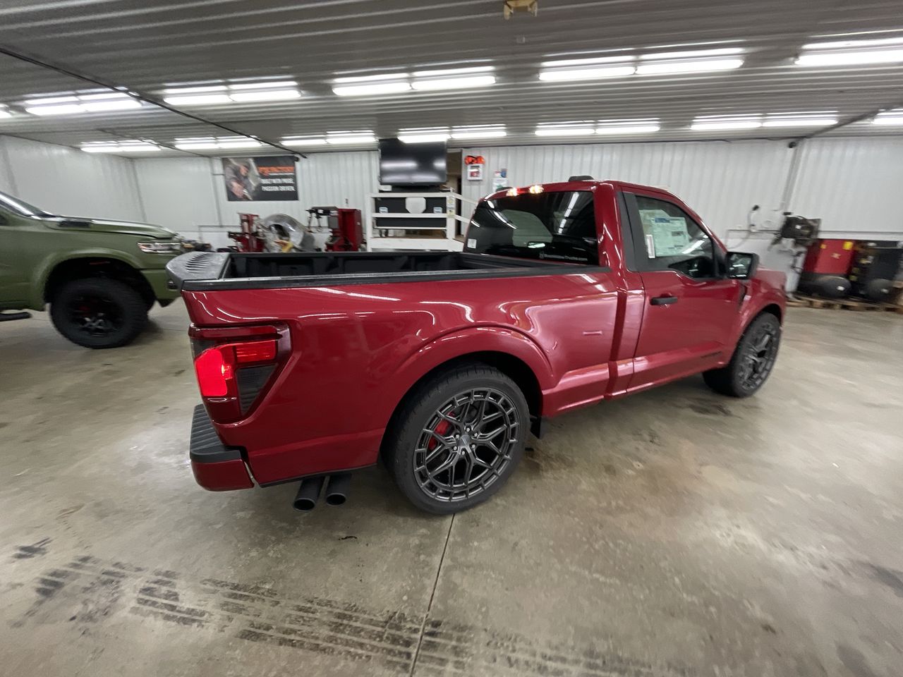Vehicle Image 8