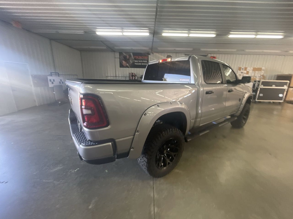 Vehicle Image 8
