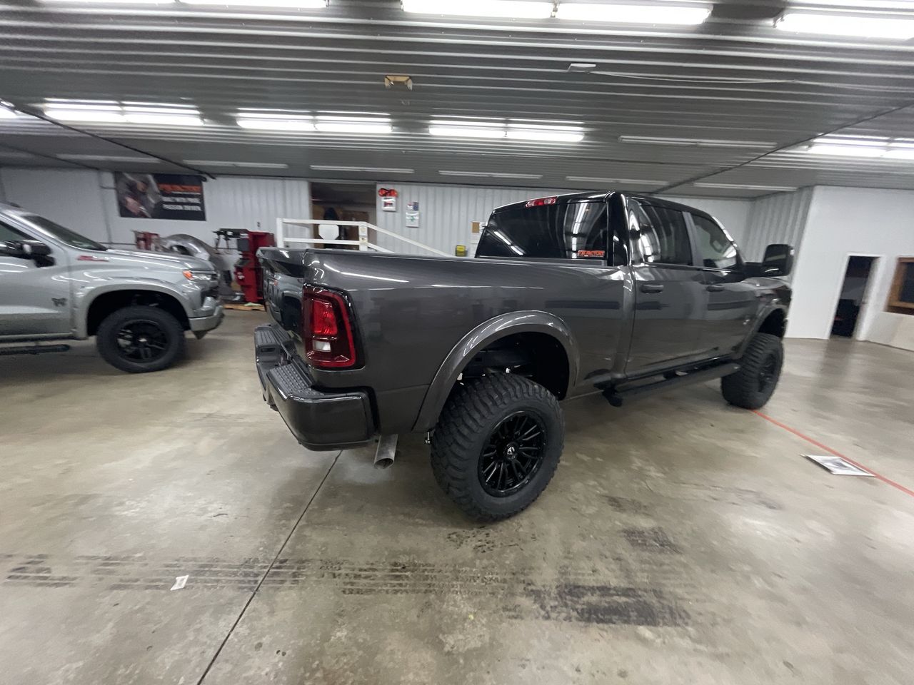 Vehicle Image 8