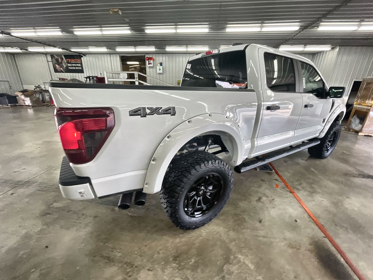 Vehicle Image 8