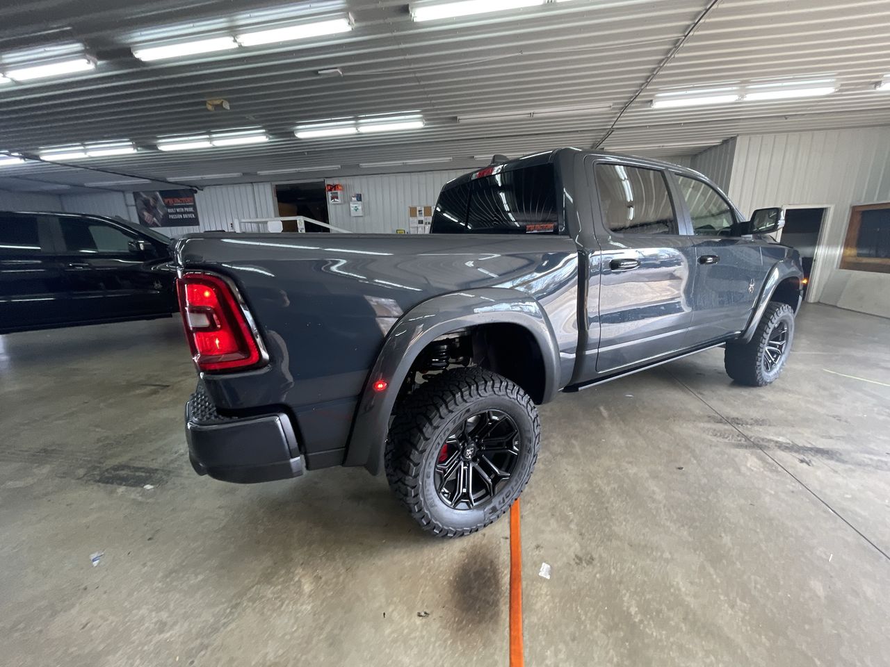 Vehicle Image 8