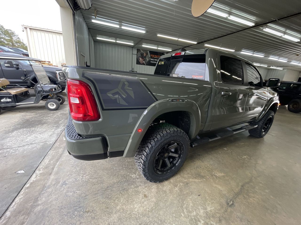 Vehicle Image 8