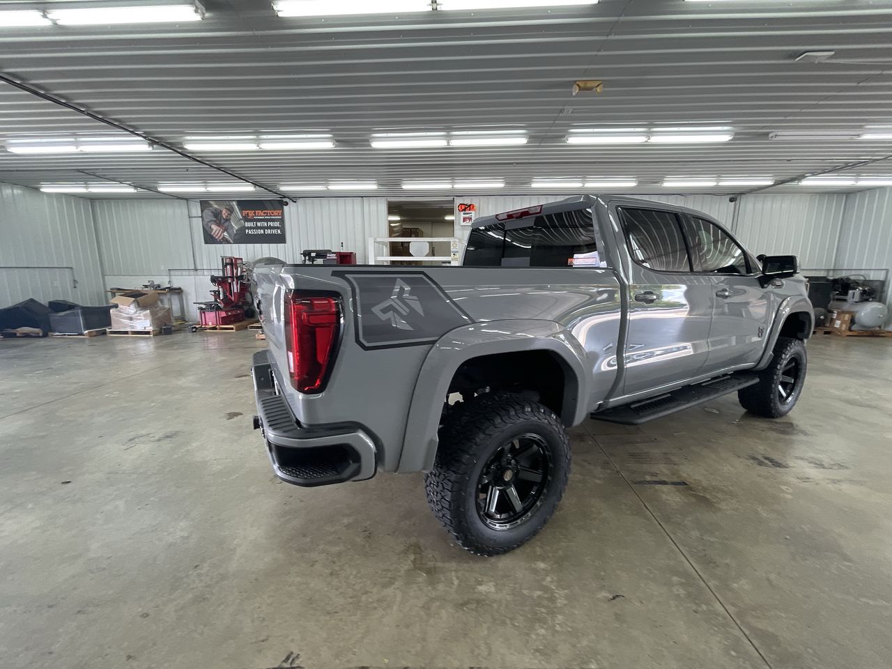 Vehicle Image 7