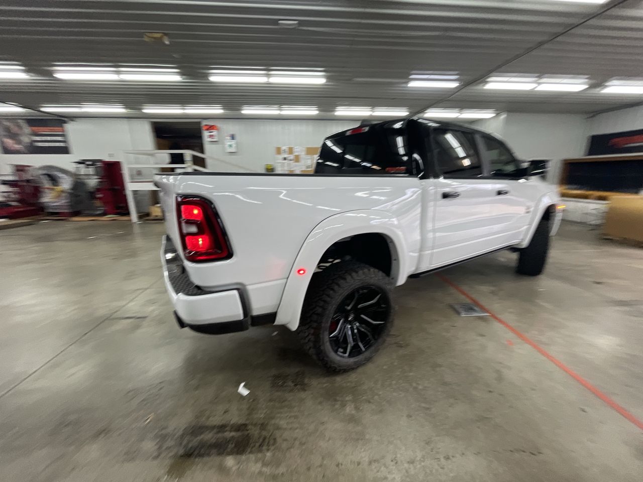 Vehicle Image 8