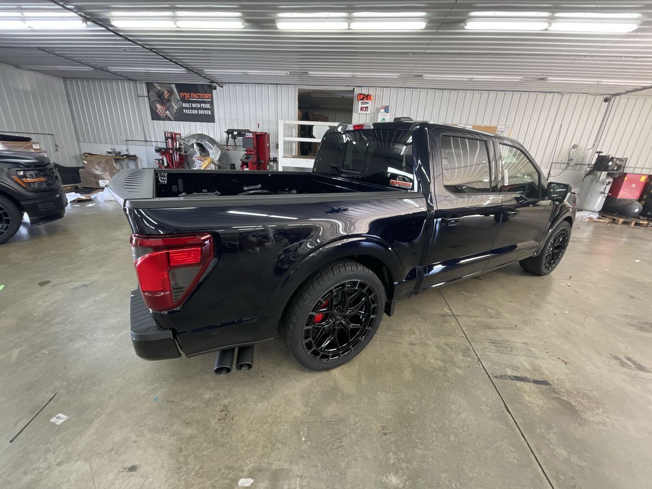 Vehicle Image 8