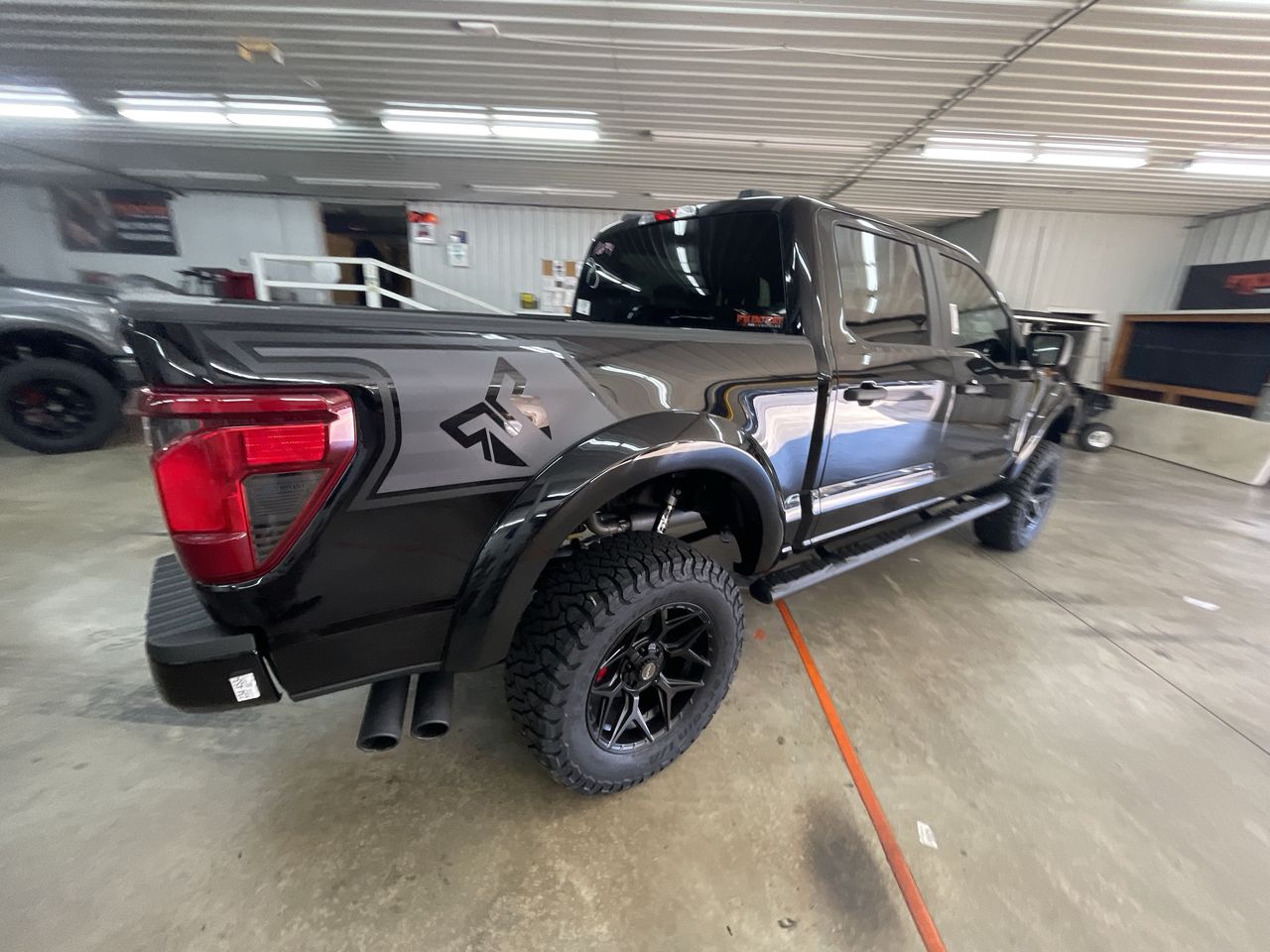 Vehicle Image 8