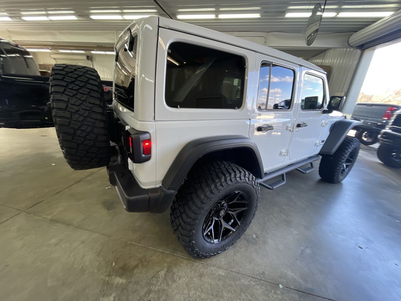 Vehicle Image 8
