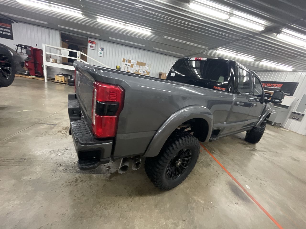 Vehicle Image 8