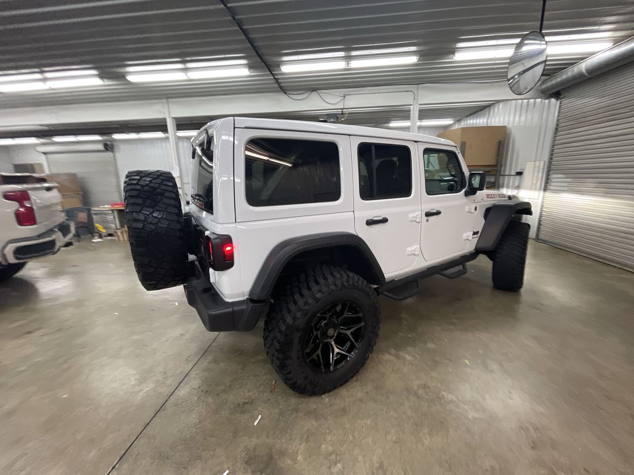 Vehicle Image 8