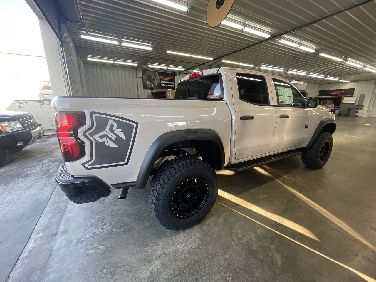 Vehicle Image 8
