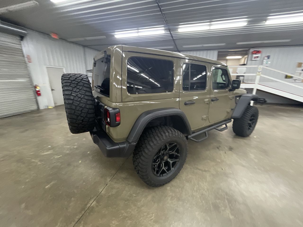 Vehicle Image 7