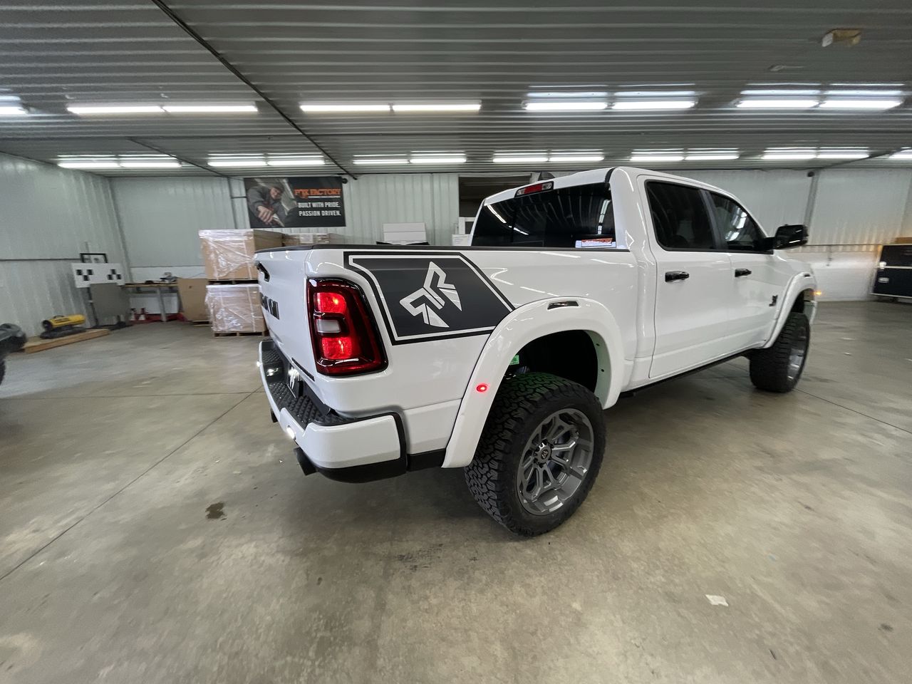 Vehicle Image 8