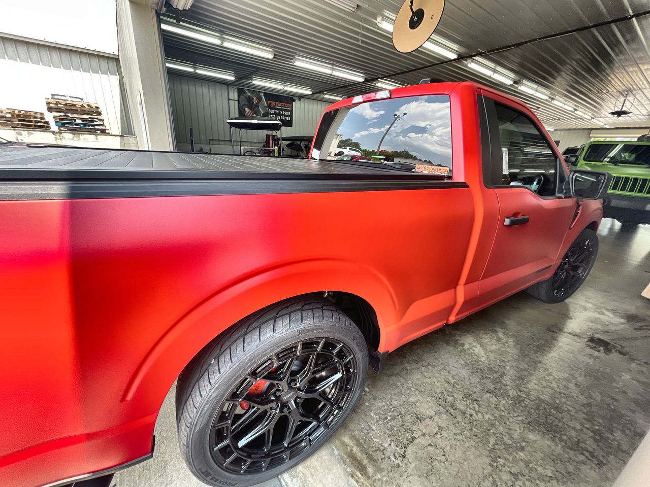 Vehicle Image 8