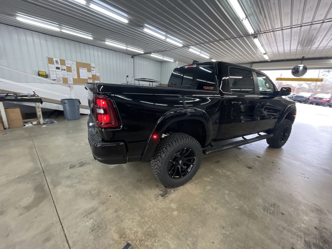 Vehicle Image 8