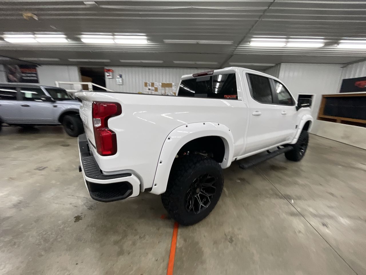 Vehicle Image 8