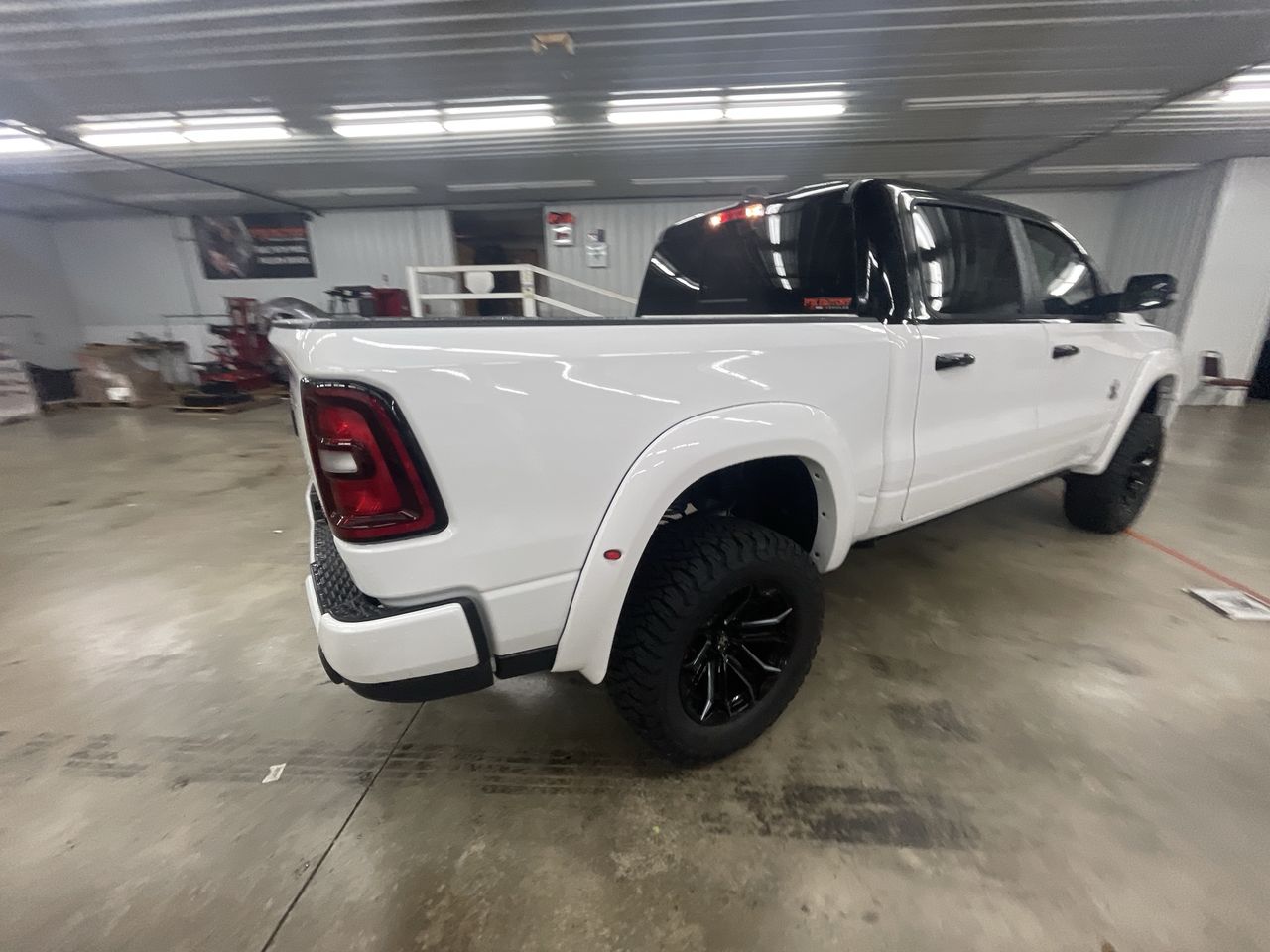 Vehicle Image 8