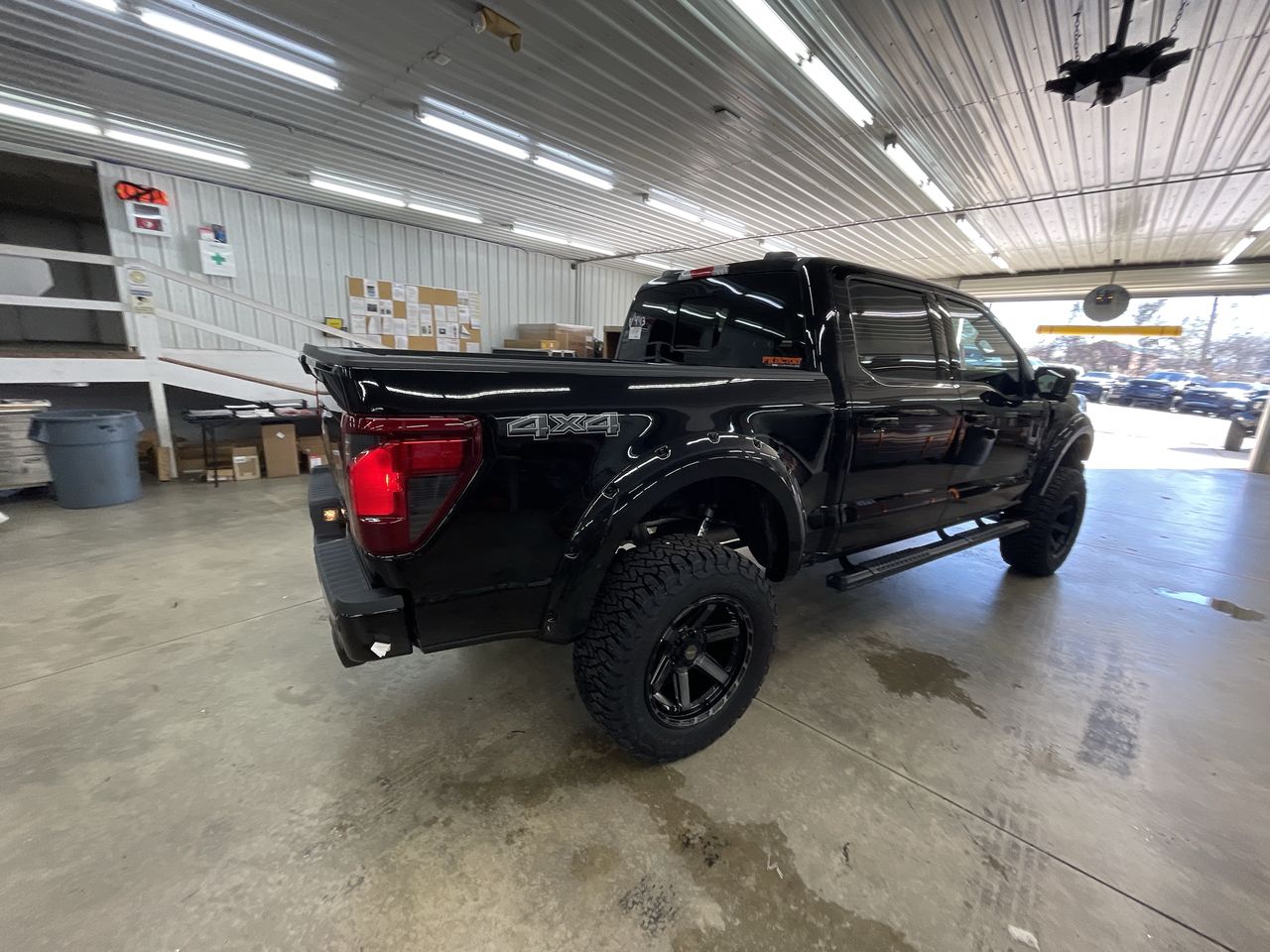 Vehicle Image 8