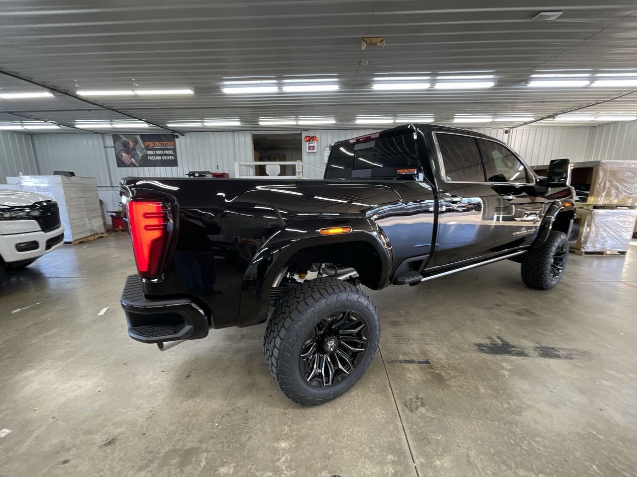 Vehicle Image 8