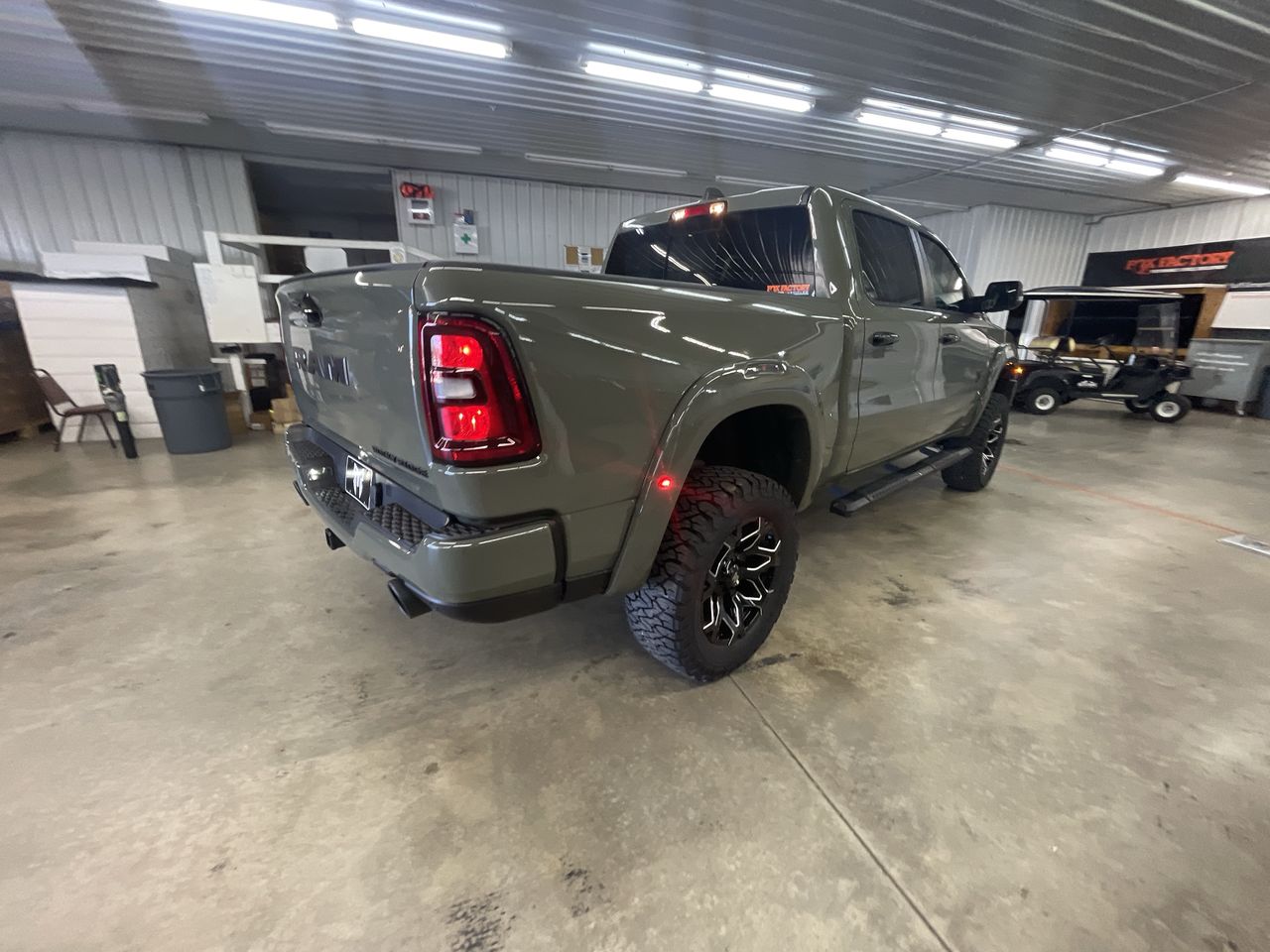 Vehicle Image 8