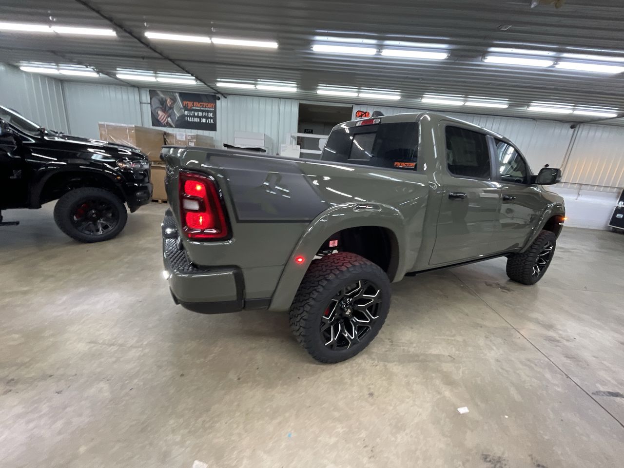 Vehicle Image 8