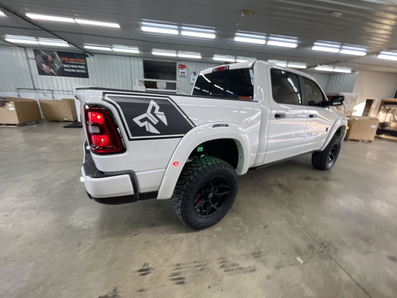 Vehicle Image 8