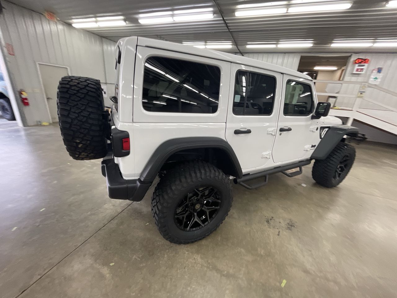 Vehicle Image 7