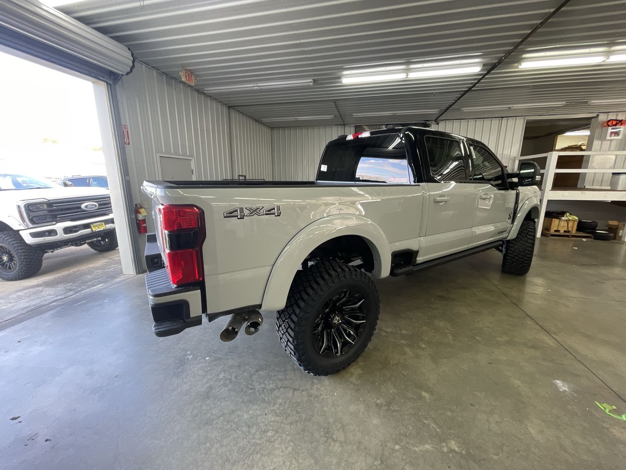 Vehicle Image 8