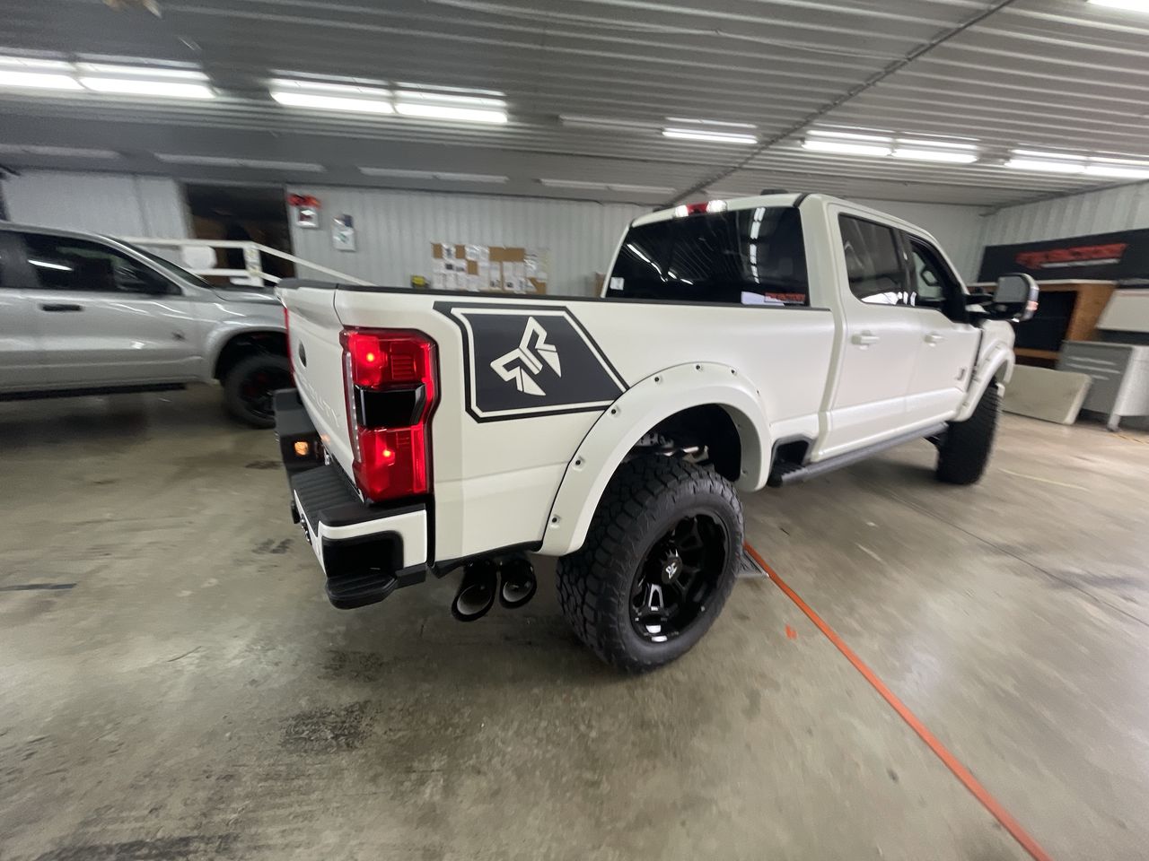 Vehicle Image 8