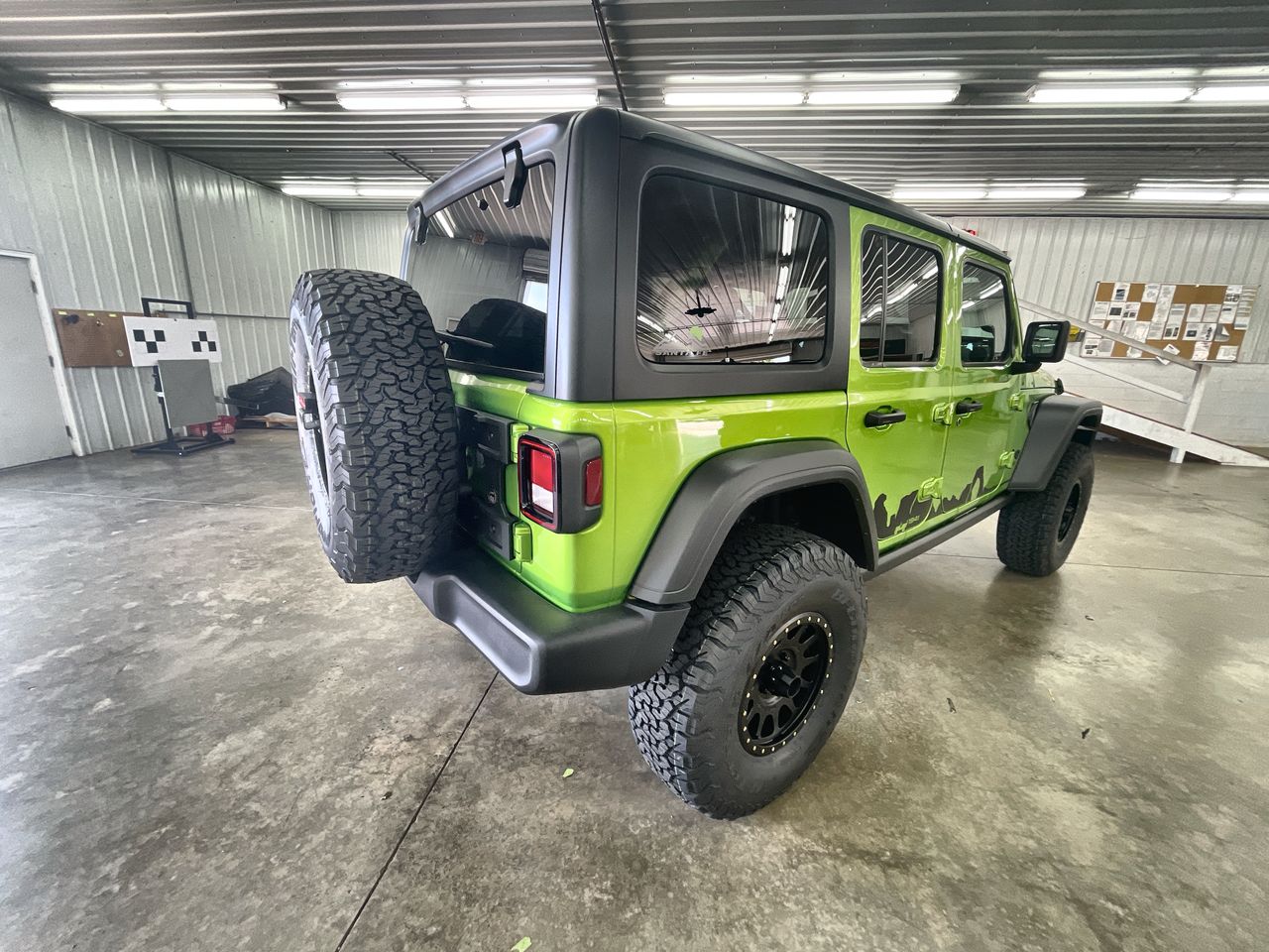 Vehicle Image 8