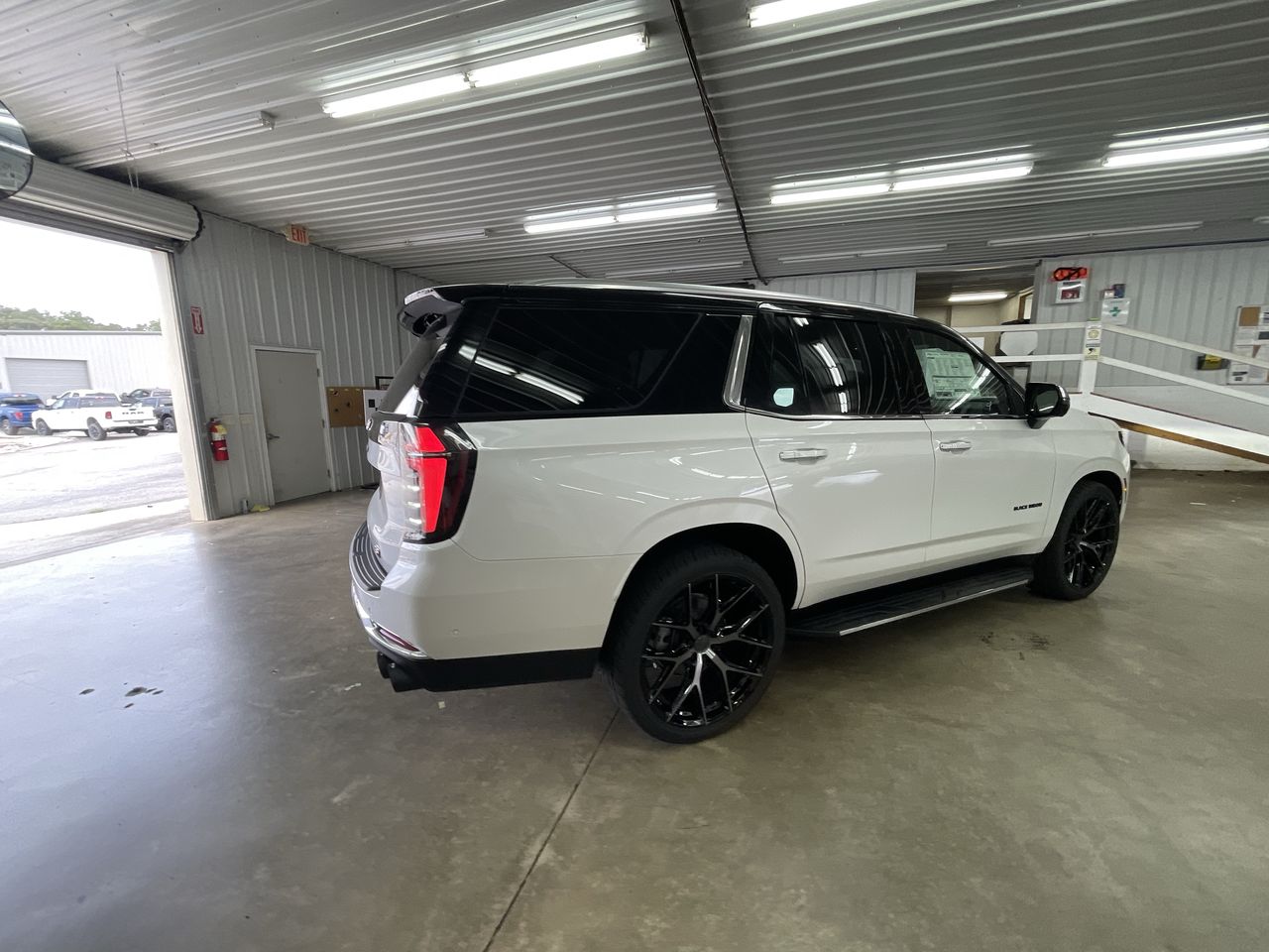 Vehicle Image 8
