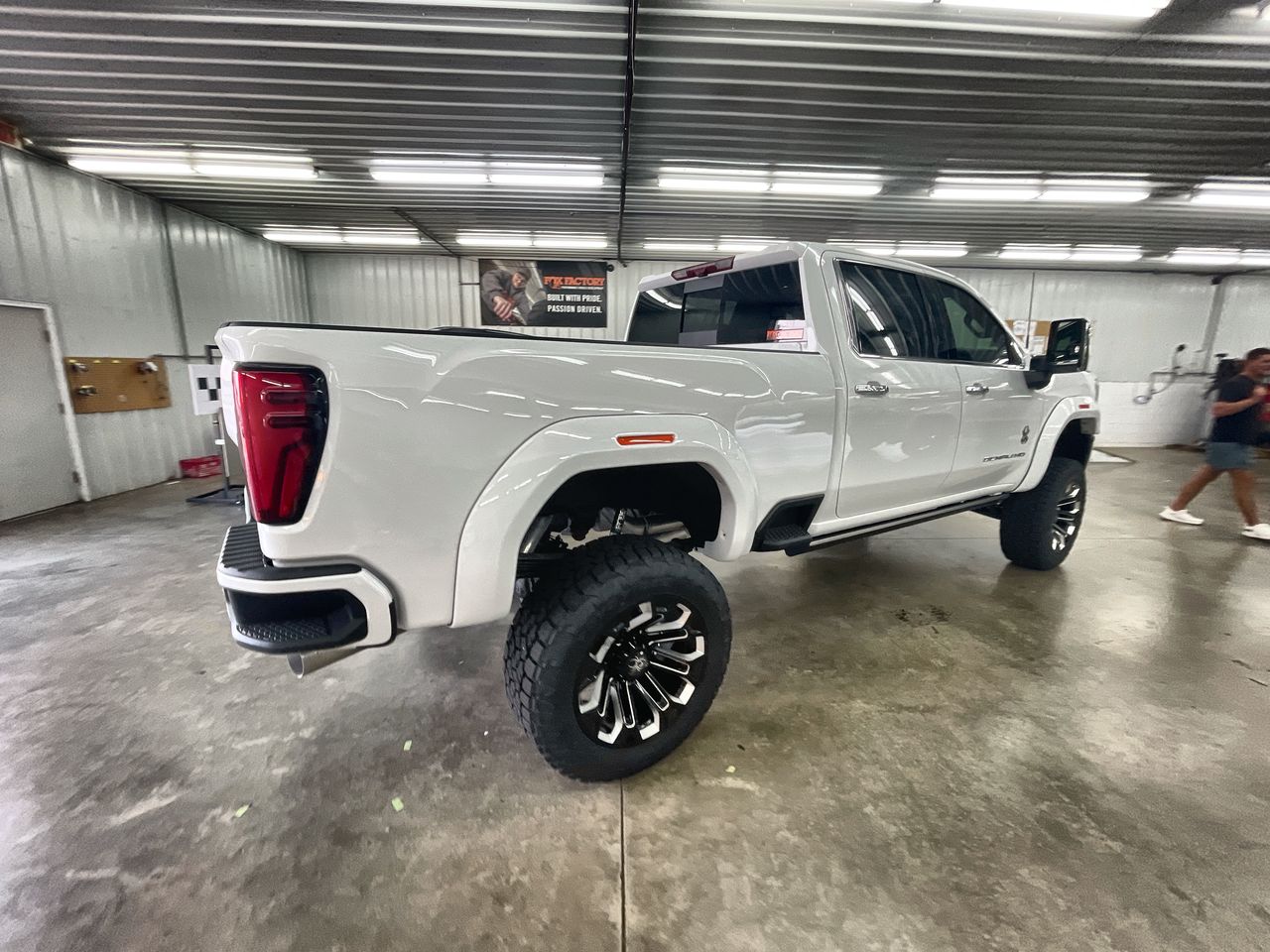 Vehicle Image 8