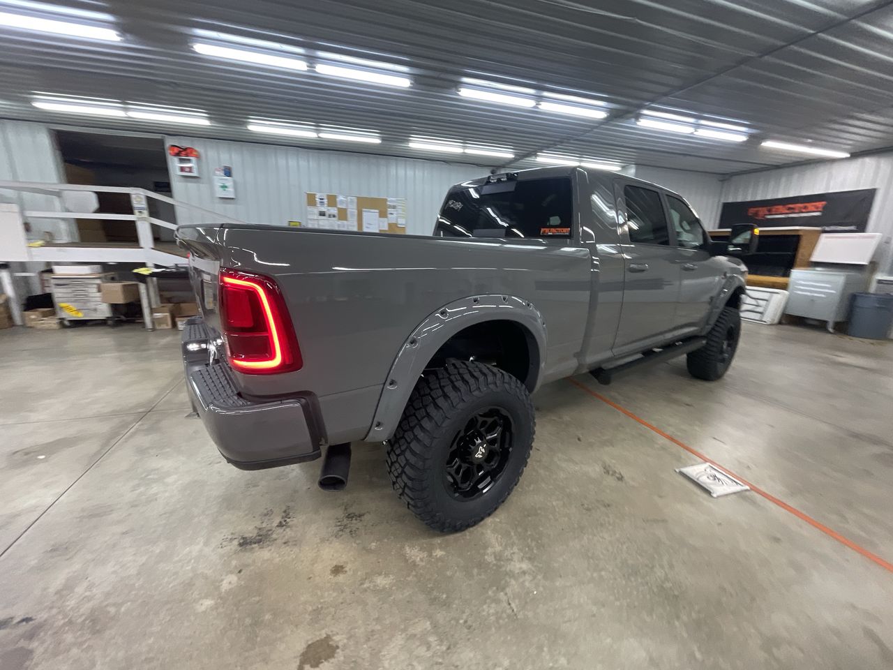 Vehicle Image 8