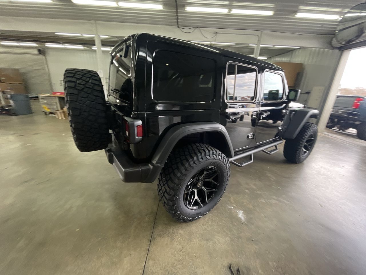 Vehicle Image 8