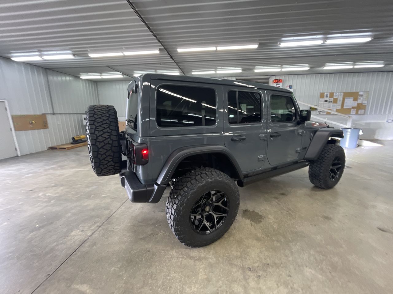 Vehicle Image 8