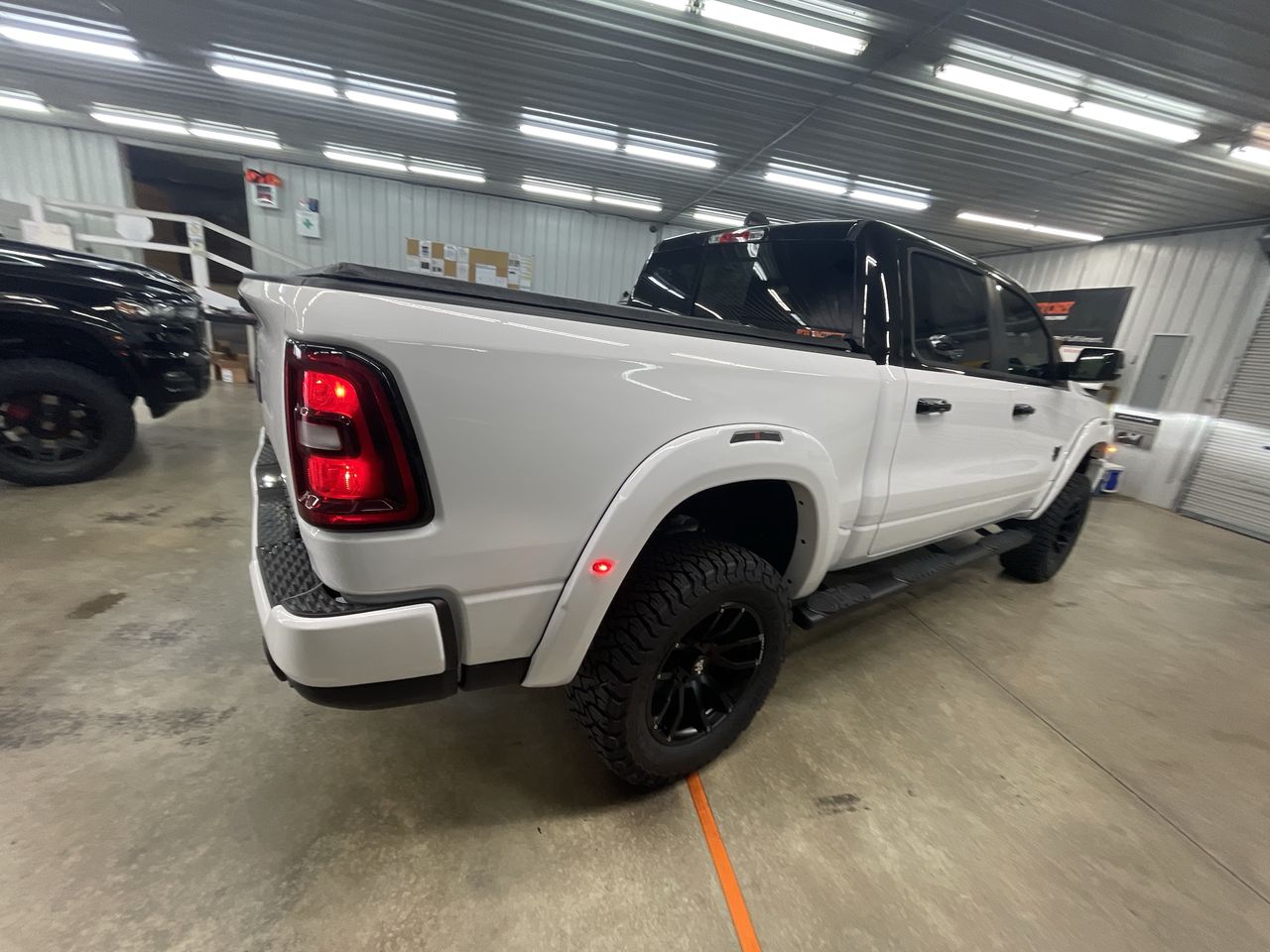 Vehicle Image 8