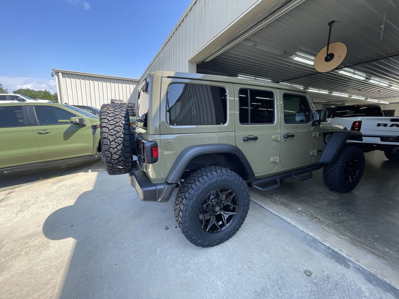 Vehicle Image 8