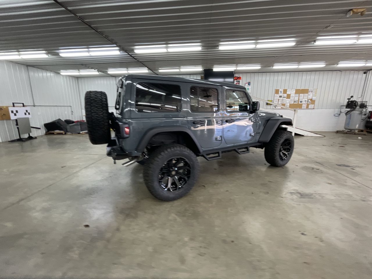 Vehicle Image 8