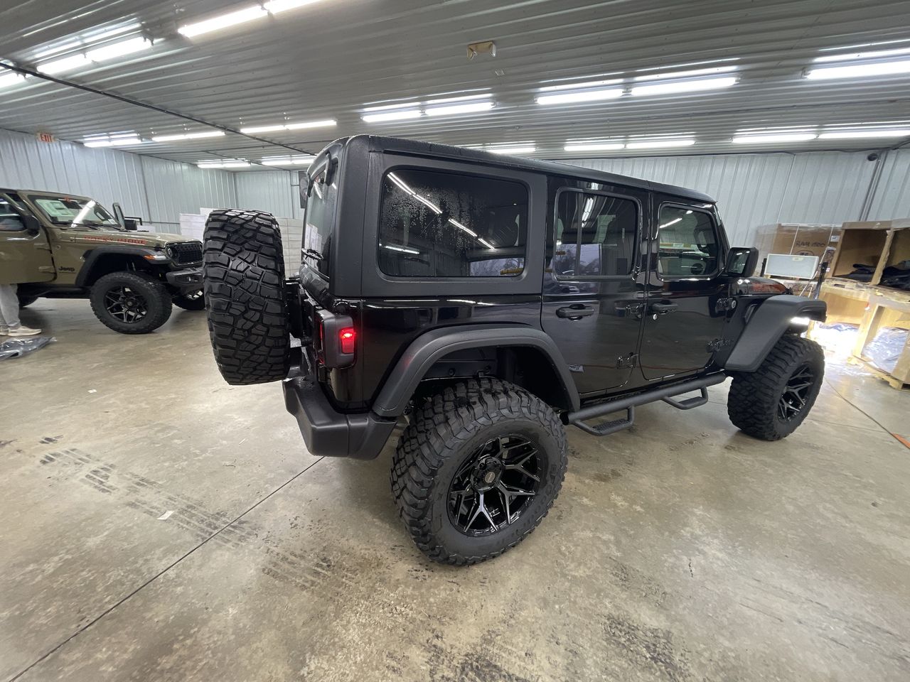 Vehicle Image 8