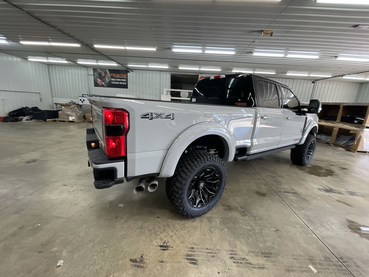Vehicle Image 8