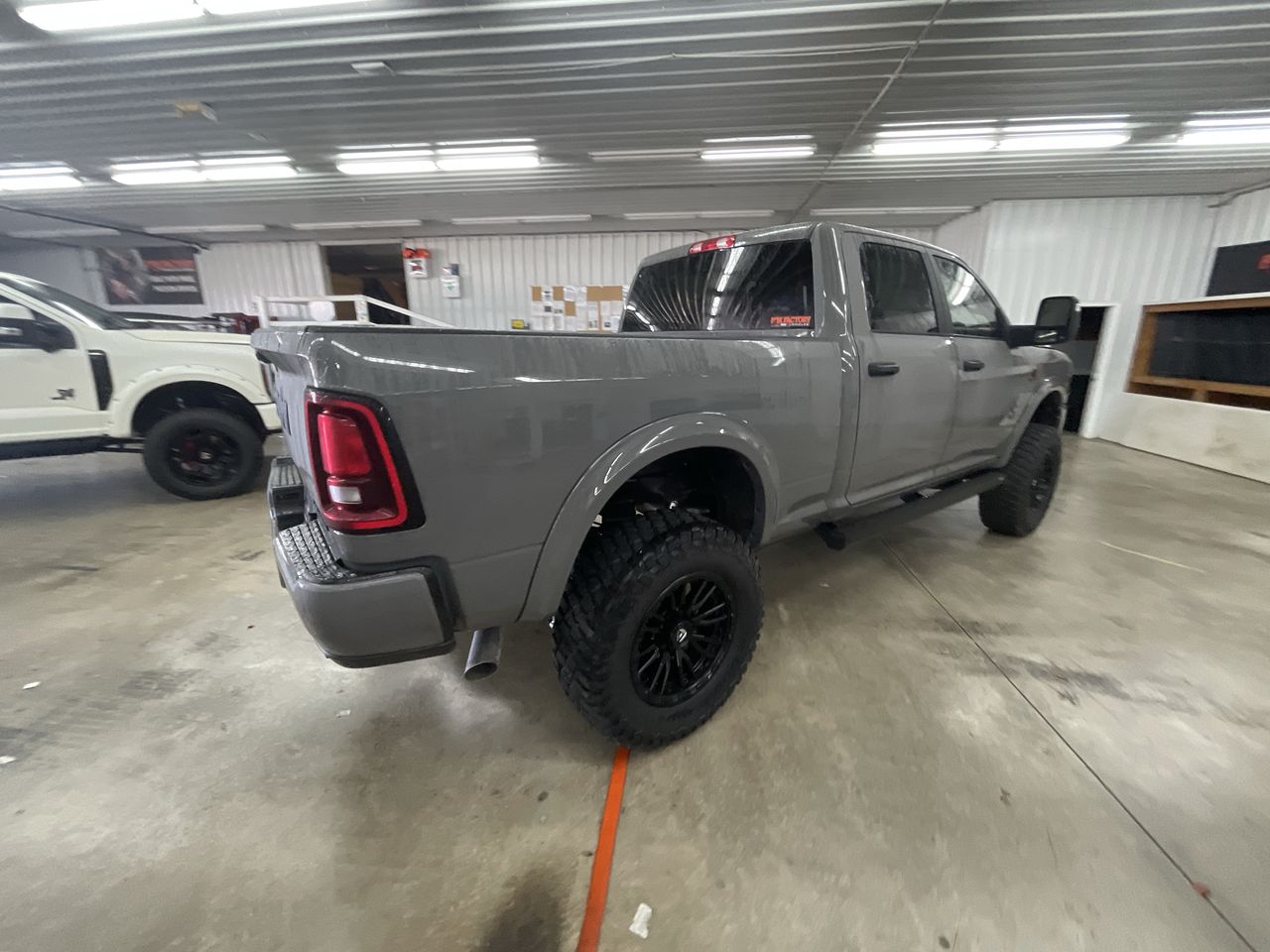 Vehicle Image 8