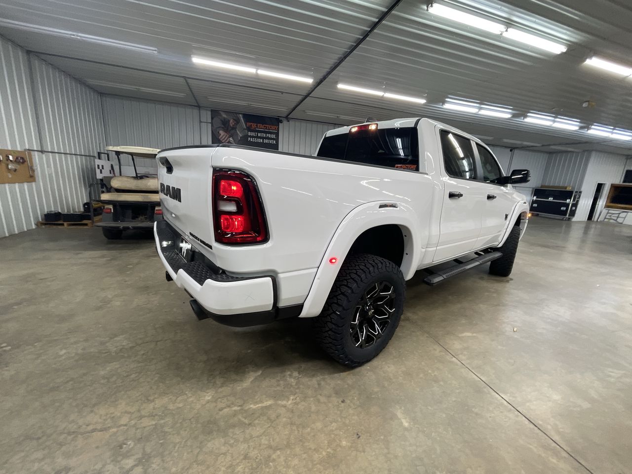 Vehicle Image 8