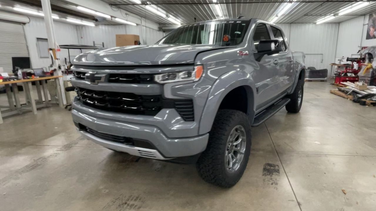 Vehicle Image 4