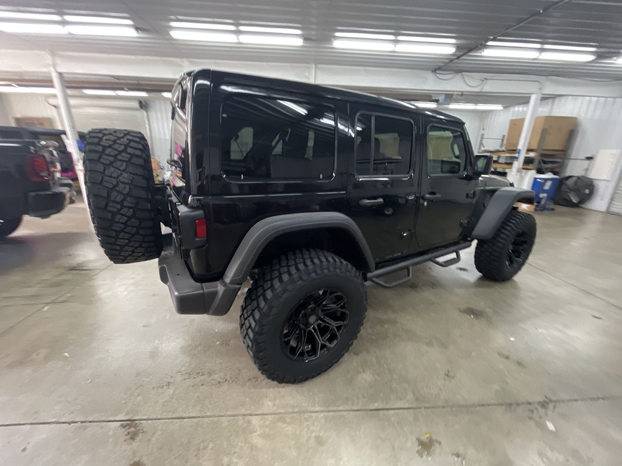 Vehicle Image 8