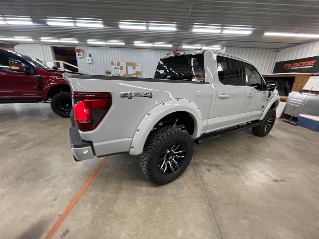 Vehicle Image 8