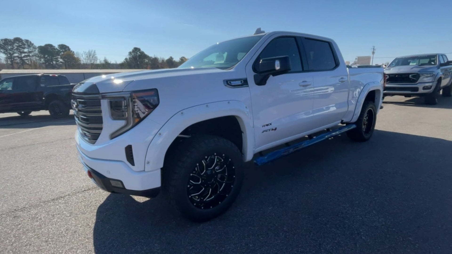 Vehicle Image 4