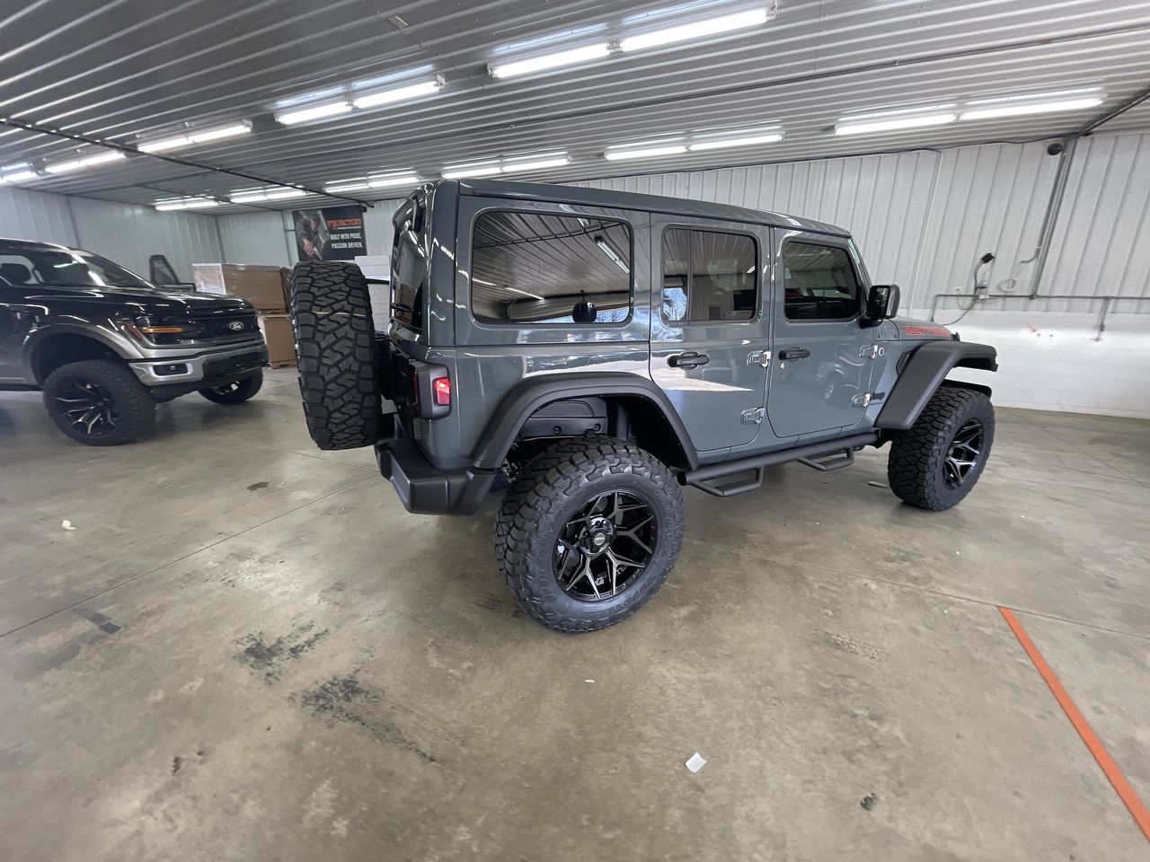 Vehicle Image 8
