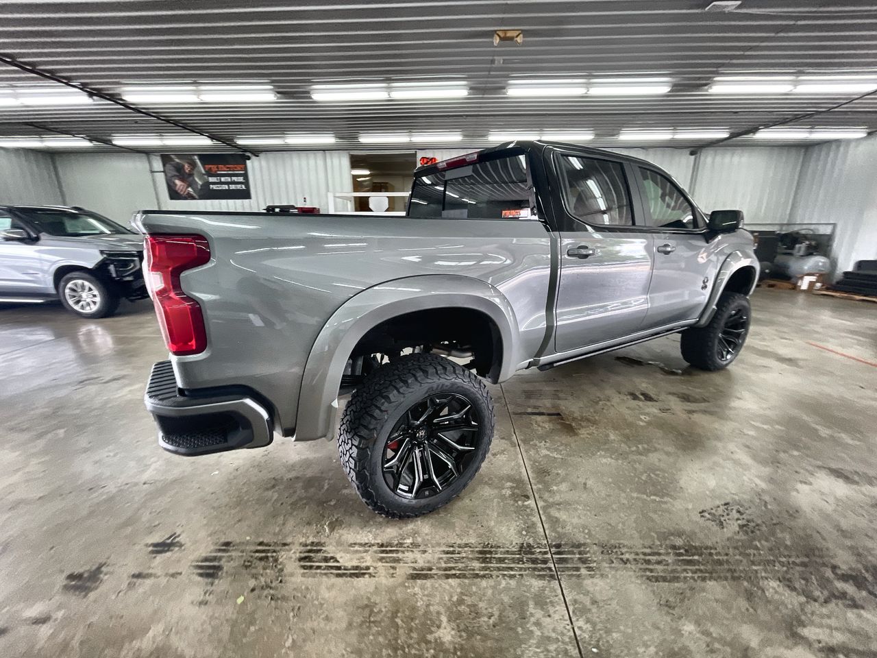 Vehicle Image 8