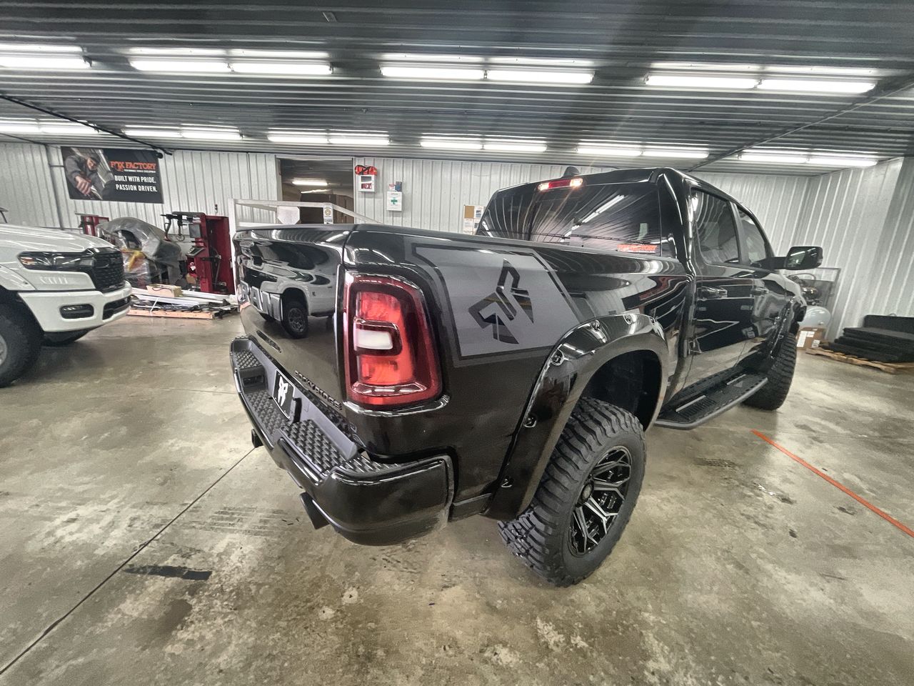 Vehicle Image 8