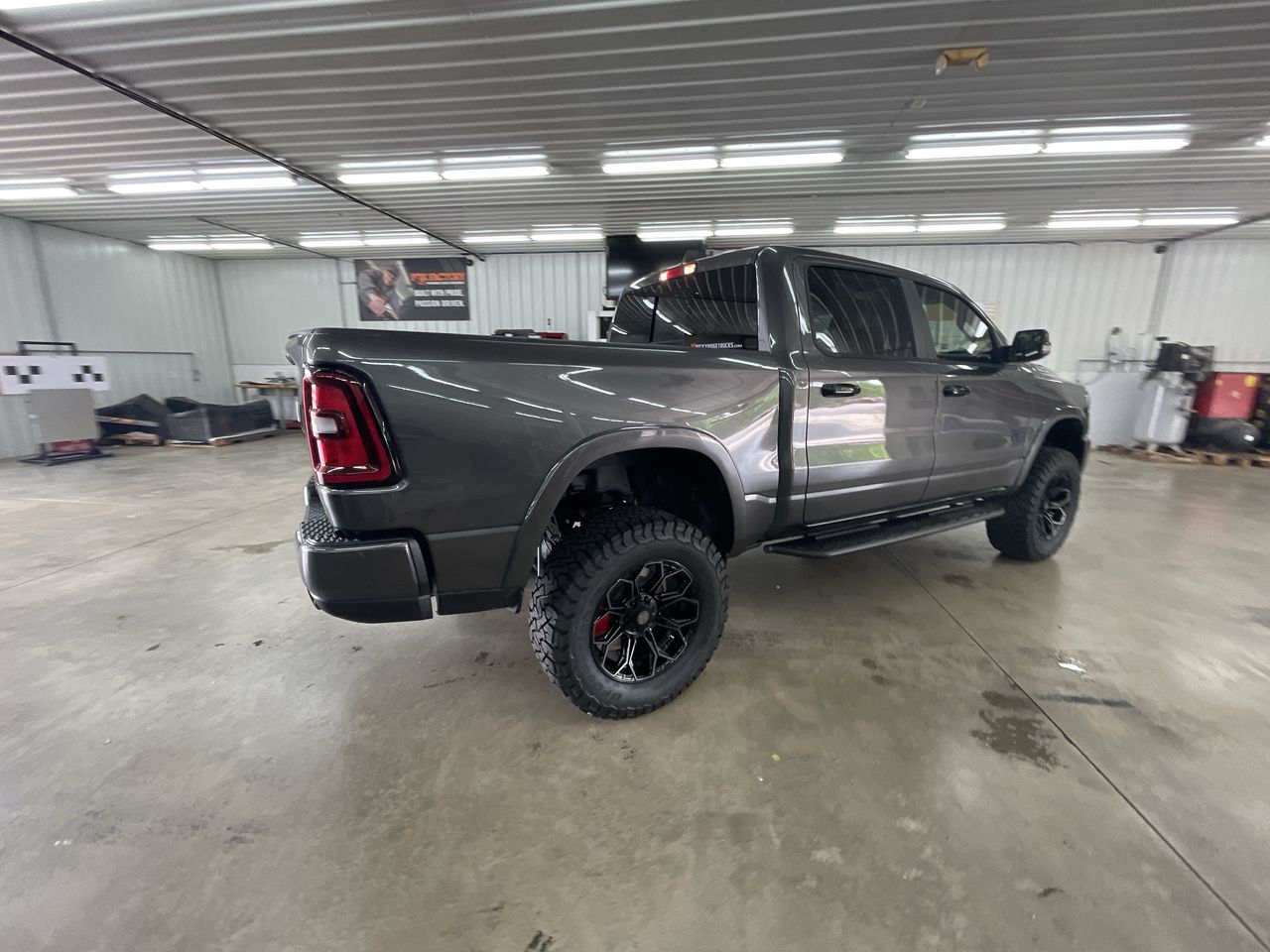 Vehicle Image 8