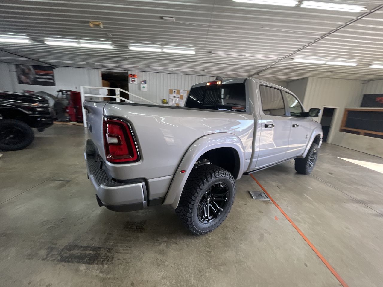 Vehicle Image 8